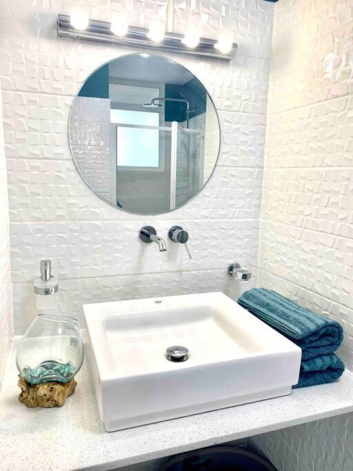 Super Appartement Refait A Neuf. Vue A Couper Le Souffle Le Gosier  Buitenkant foto